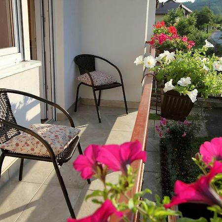 Nikolina I Katarina Apartment โอโทชาส ภายนอก รูปภาพ