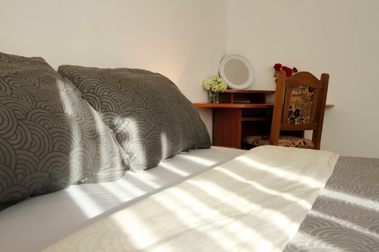 Nikolina I Katarina Apartment โอโทชาส ภายนอก รูปภาพ